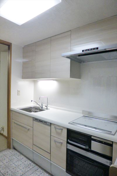 Ｉ型＋αの配置で収納スペースとムダの無い動線を確保